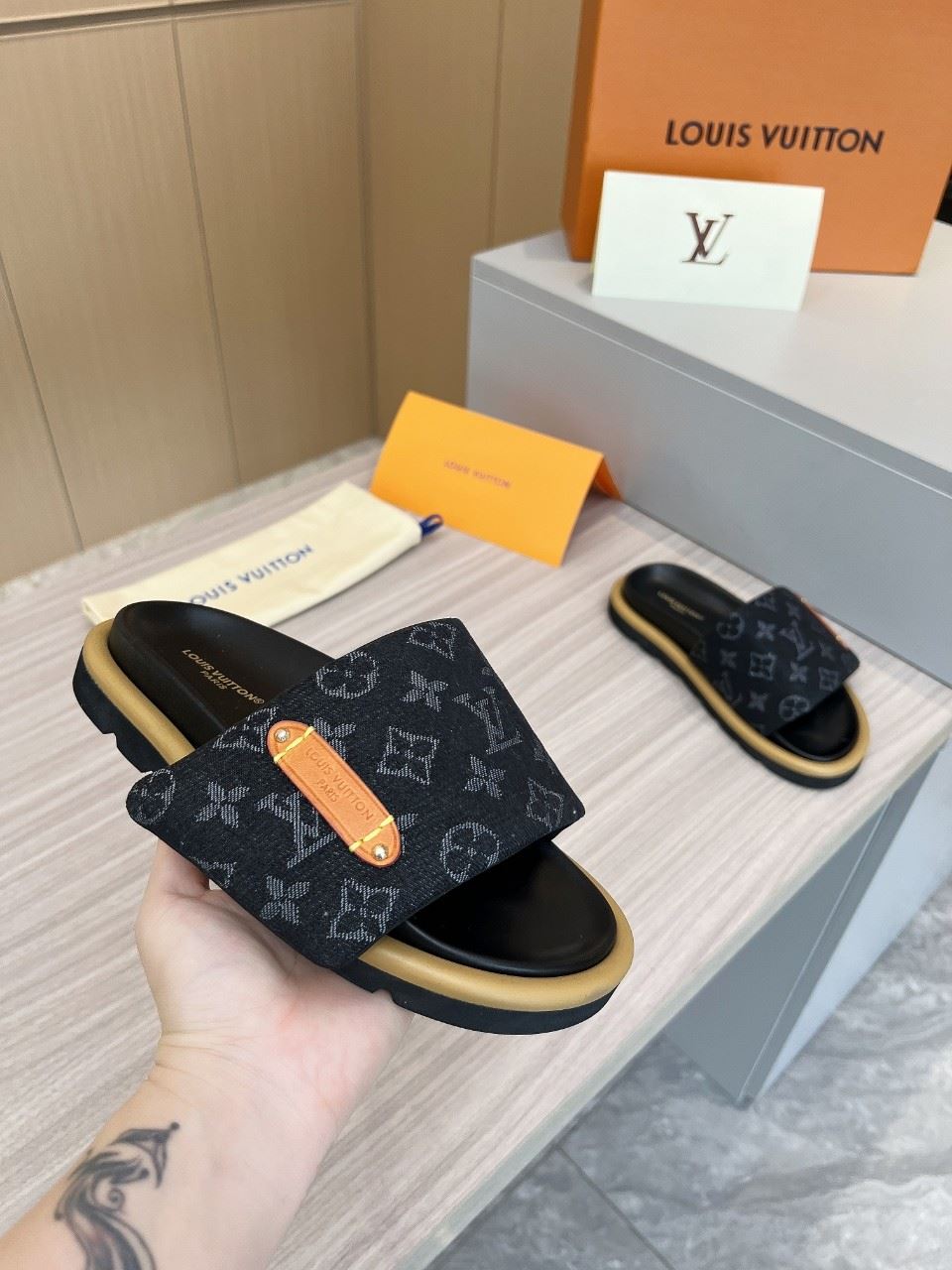 Louis Vuitton Slippers